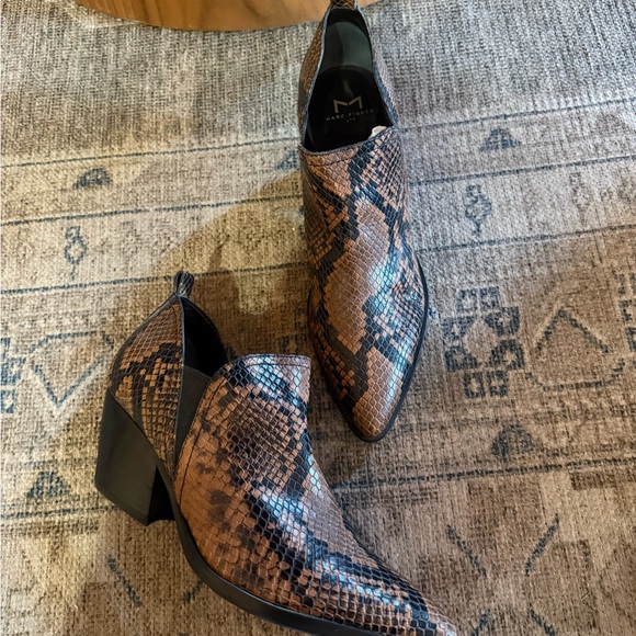 Snakeskin Patterned Ankle Boots - Picture 3 of 4